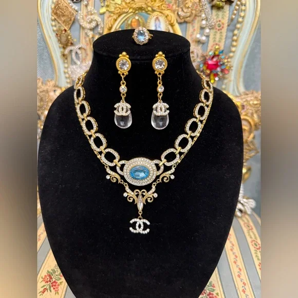 Gold and Blue Crystal Jewelry Set - Picture 3 of 9